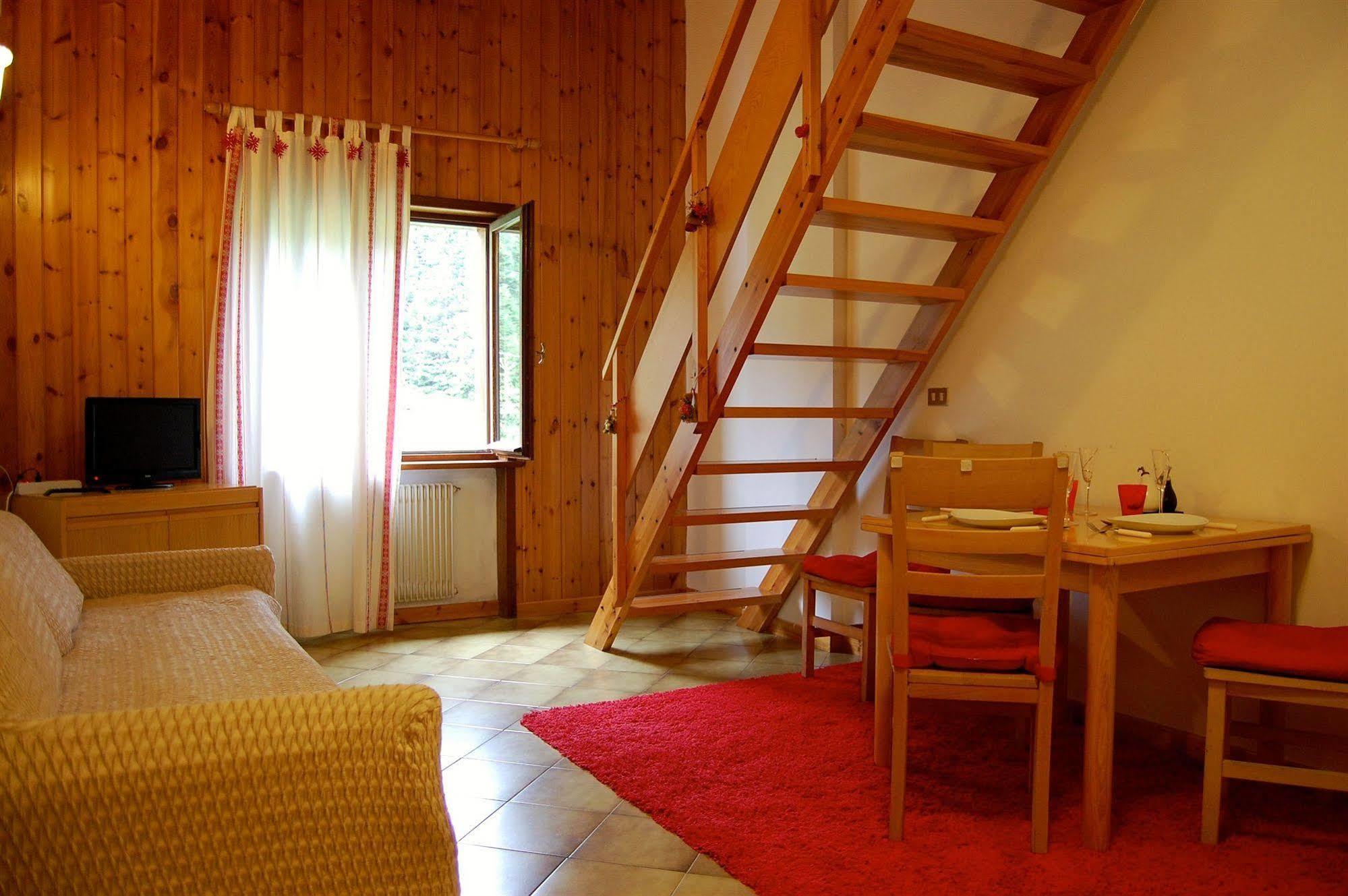 Aparthotel Rododendro Passo San Pellegrino